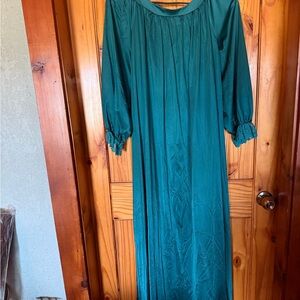 Vintage Emerald Green Long Sleeve Nightgown
